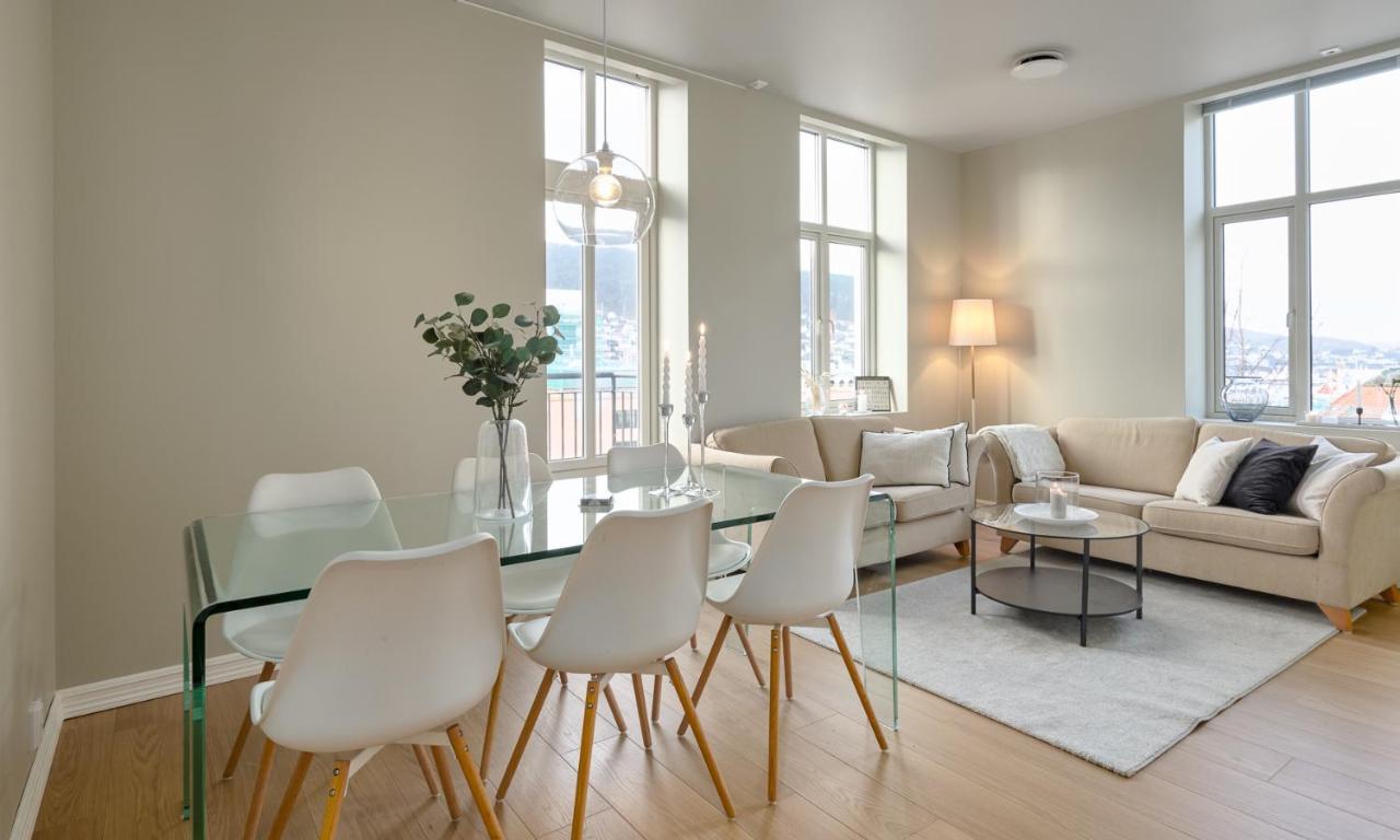 Elegant Bergen City Center Apartment - Ideal For Business Or Leisure Travelers Екстериор снимка